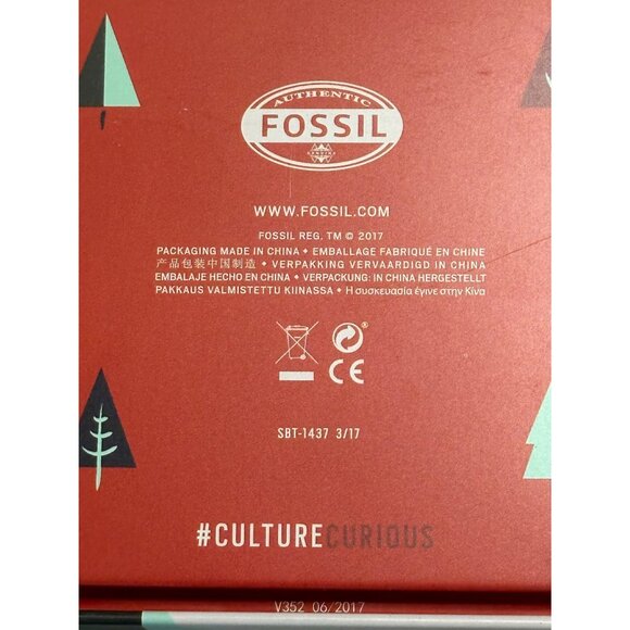 LOT of 2 Christmas Holiday Fossil Watch Holder ONLY Metal Tin Box Cases 2.75" - Picture 16 of 16